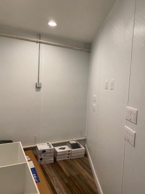 Fishroom1.jpg