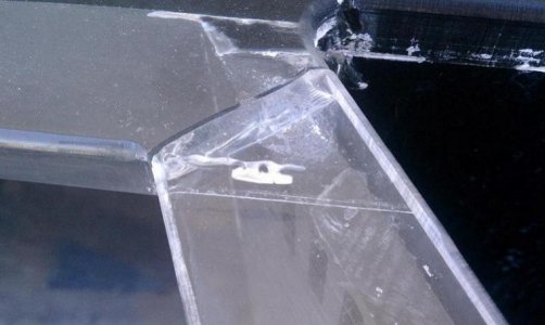 closeup crack.jpg
